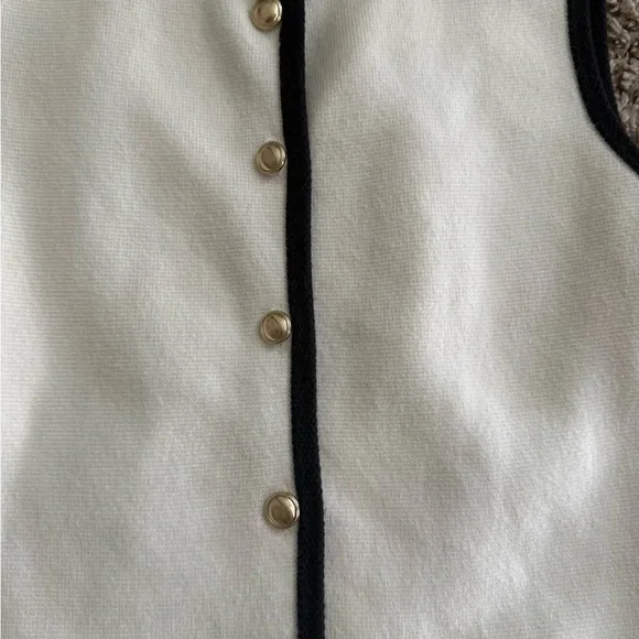 Abercrombie & Fitch Cream Vest with Black Trim - Picture 3 of 5